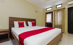 RedDoorz near Taman Samarendah