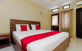 RedDoorz near Taman Samarendah
